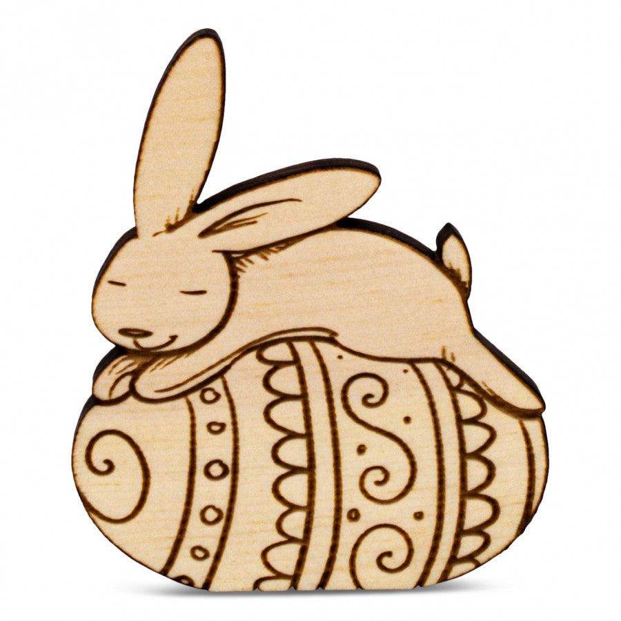 Zirbenhase Mini schlafend auf Osterei 2